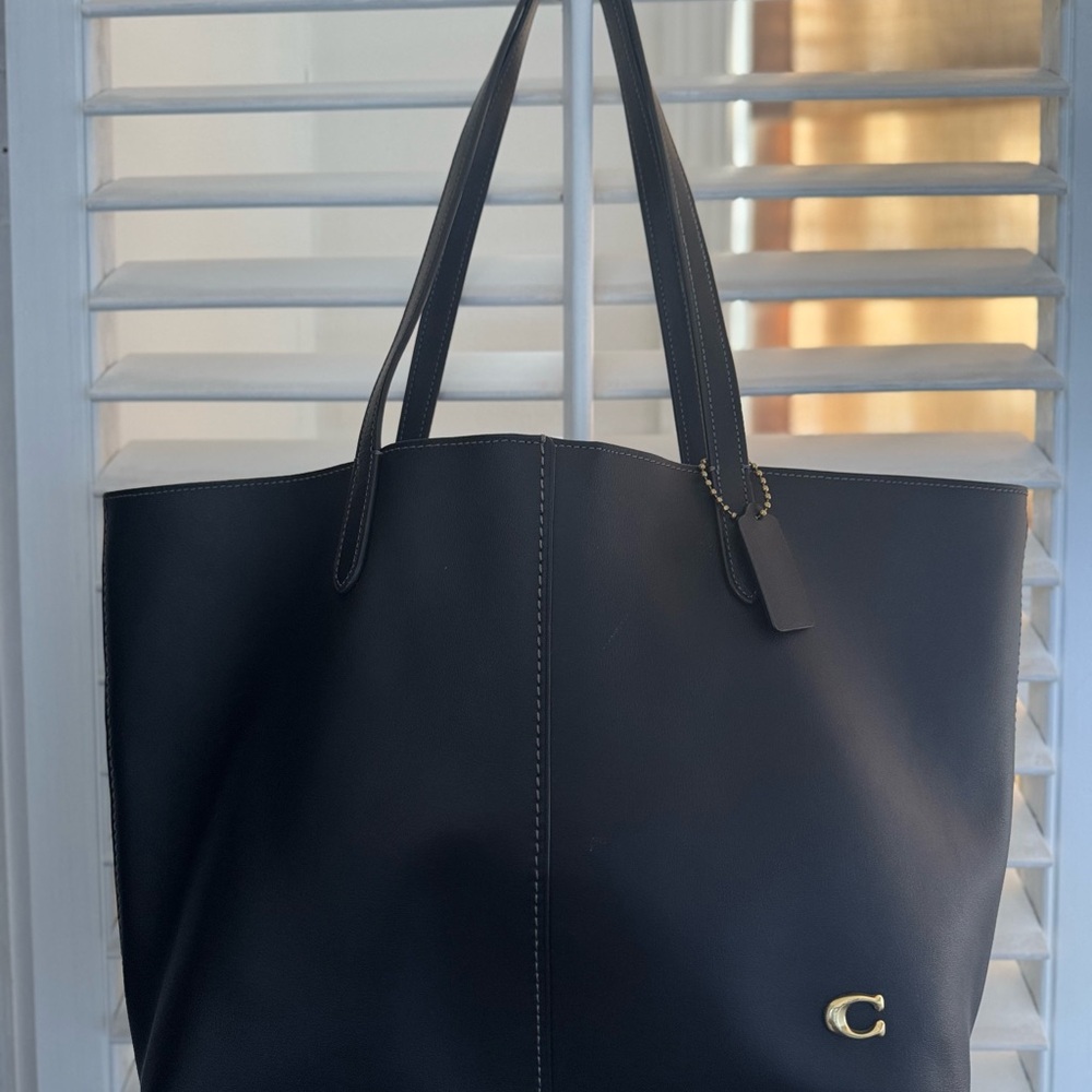 Authentic Coach Classic Leather Black Tote Bag NWOT